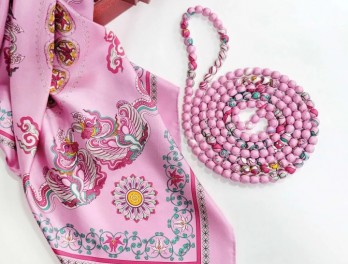 Square vs Long Silk Scarf: Which Makes a Better Gift?